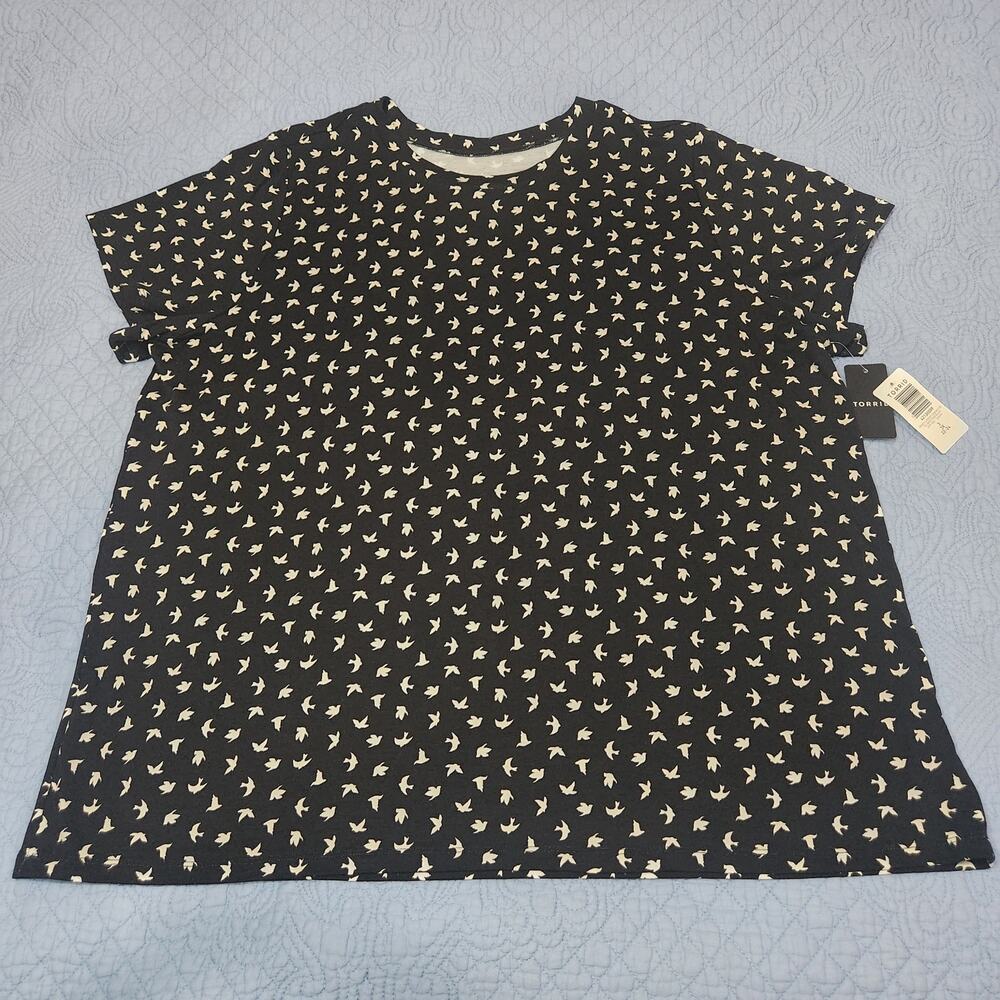 NWT Torrid 3X Bird Print Super Soft Crew Neck Short Sleeve Black Tee Plus Size